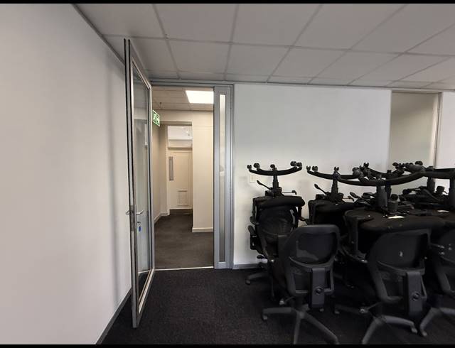 74M² OFFICE TO LET IN CONSTANTIA